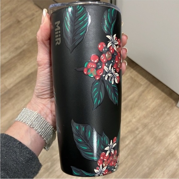 NWT Starbucks x MiiR Herschel supply co holiday berry tumbler - Picture 3 of 5